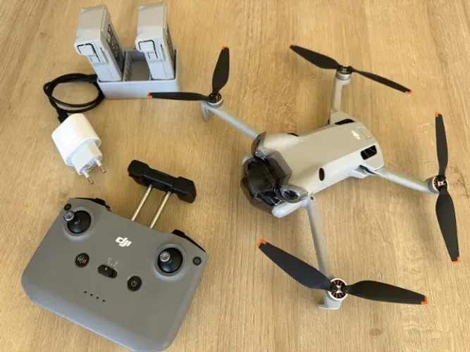 Drone DJI Mini 4 Pro com 2 Baterias - Zerado