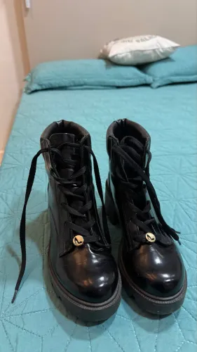 Vendo Bota Sapatinho de Luxo