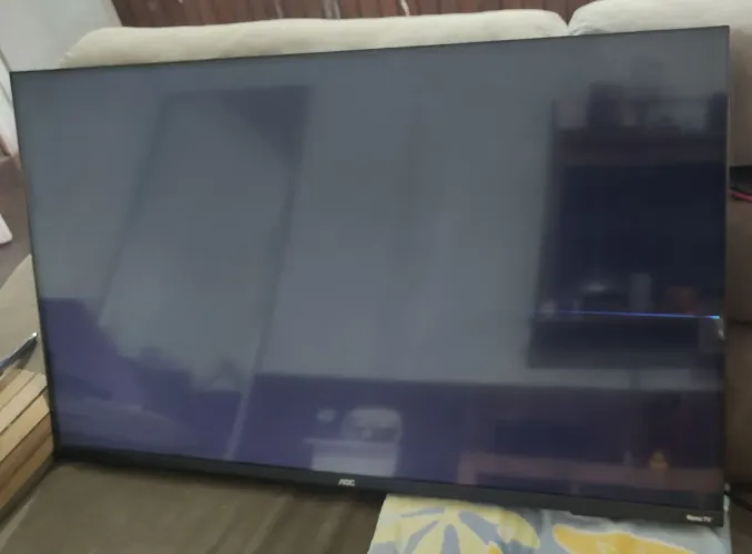 Tv AOC Roku 43 com defeito
