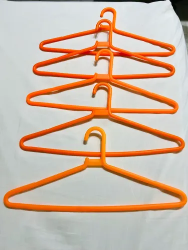 Vendo 5 cabides tok & stok 
