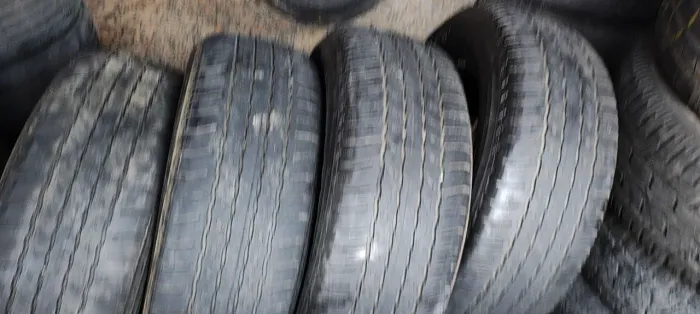 Pneus 265/60 R18 (tres)