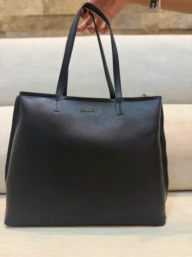 Bolsa Dumond preta 