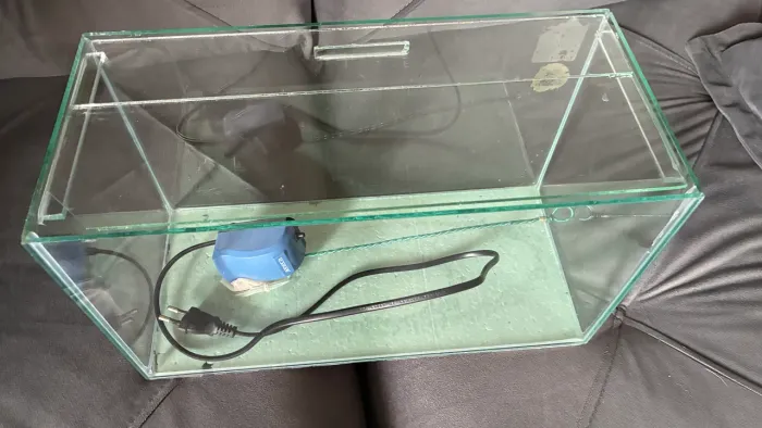 Vendo aquário com bombinha