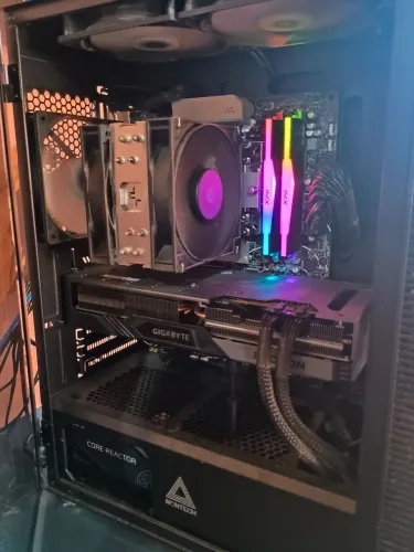 Placa de vídeo AMD RX 7800XT OC edition 16gb VRAM