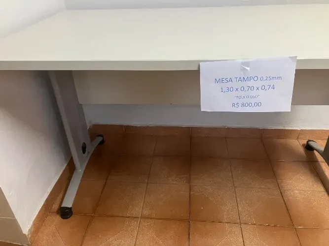 Mesa de escritório TAMPO