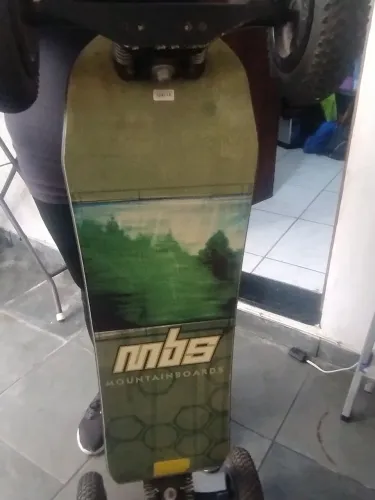 Mountainboard MBS usado(Sem alças/Bindings)