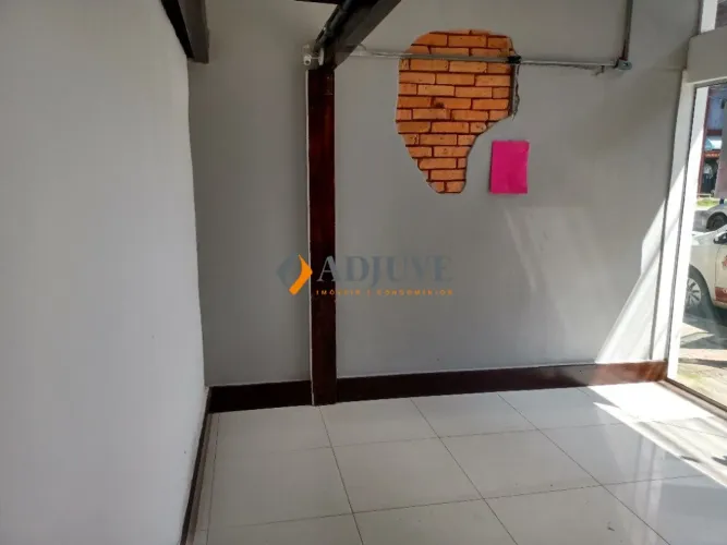 LOJA NA RUA TERESA COM 34 M²