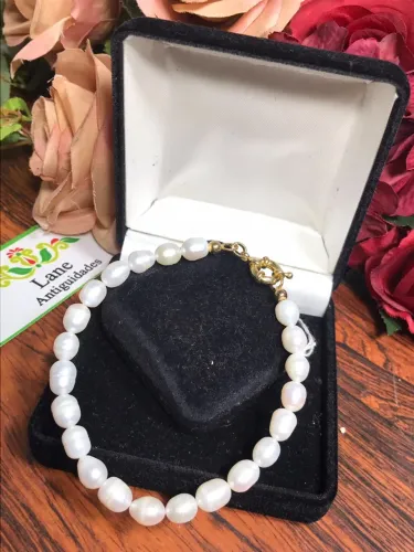 Pulseira de Pérolas Barrocas com Fecho Dourado