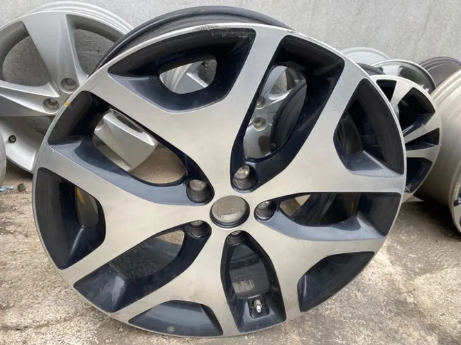 Roda Kia Sportage aro 19 original unidade valor mínimo consulte o jogo 