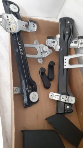 Kit máquina de vidro manual dianteira, com acessórios p/: Onix Hatch  2015, 4 portas.  