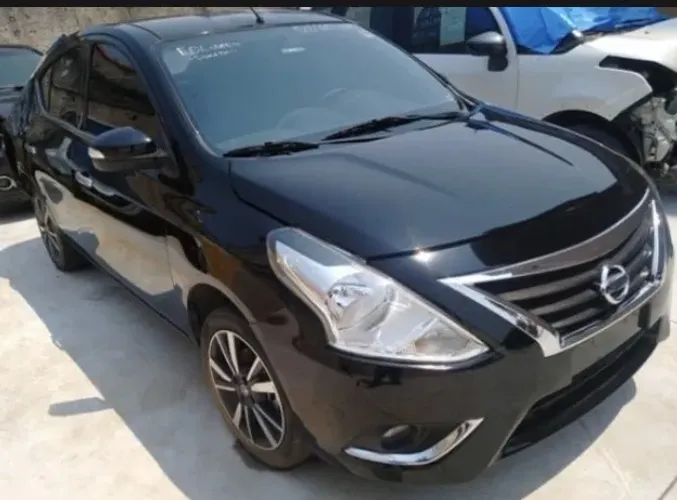 Sucatas de Versa 2014 e 2019 disponíveis para retirada de peças