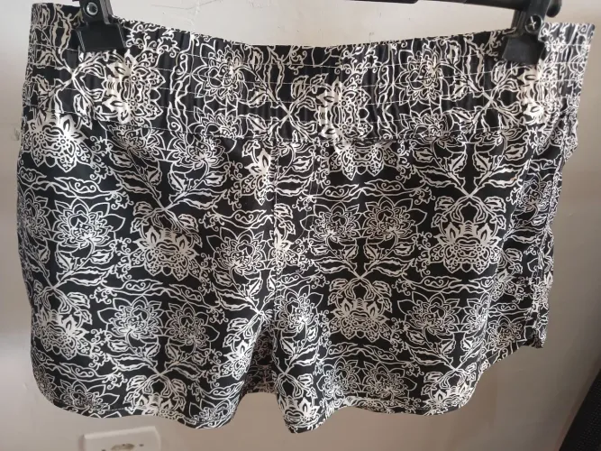 Shorts de praia cast essencial