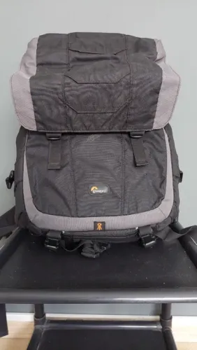 mochila para câmera Lowepro modelo Versa Pack 200a