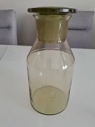 Recipiente de vidro.