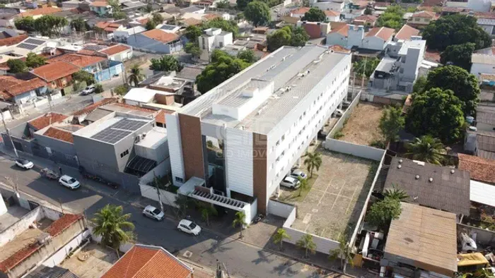 Prédio residencial com 61 apartamento próximo a UFMT