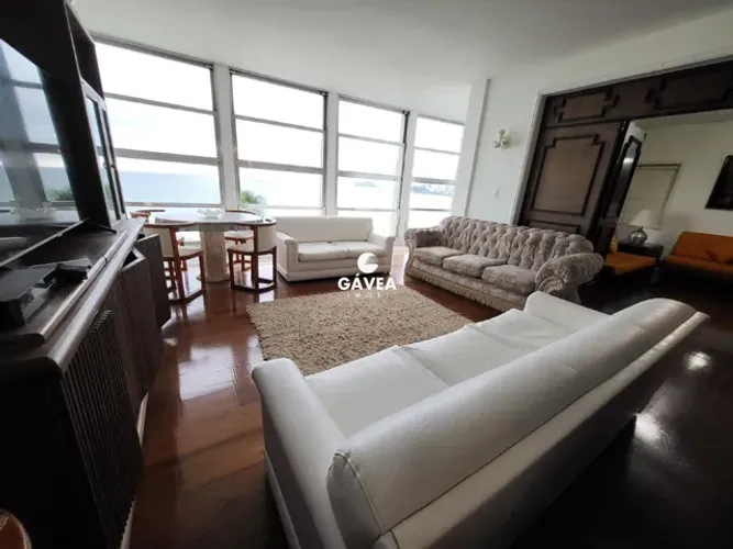 Apartamento para aluguel no Pitangueiras em Guarujá.