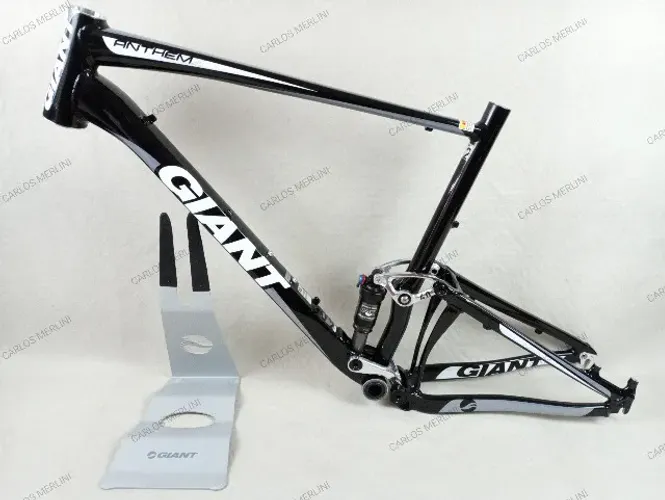 Quadro Giant Aro 26 Anthem X2 Full 22" Aluxx SL FluidForm com Shock Fox Float RP2