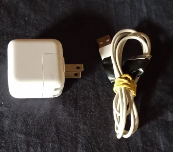 Adaptador Apple Original Branco 12 Volts