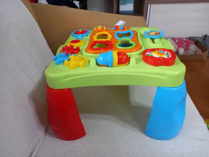 Mesa de atividades infantil