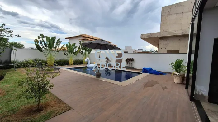 Casa à venda no Condomínio Portal dos Bandeirantes - Salto/SP