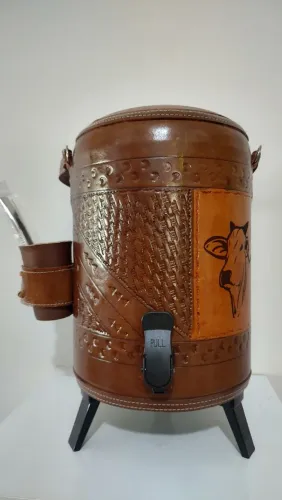 Garrafa Térmica em couro - Artesanal