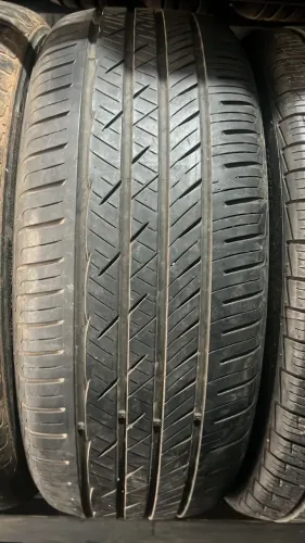 Pneu 215/55/17 Laufreen 70% vida útil