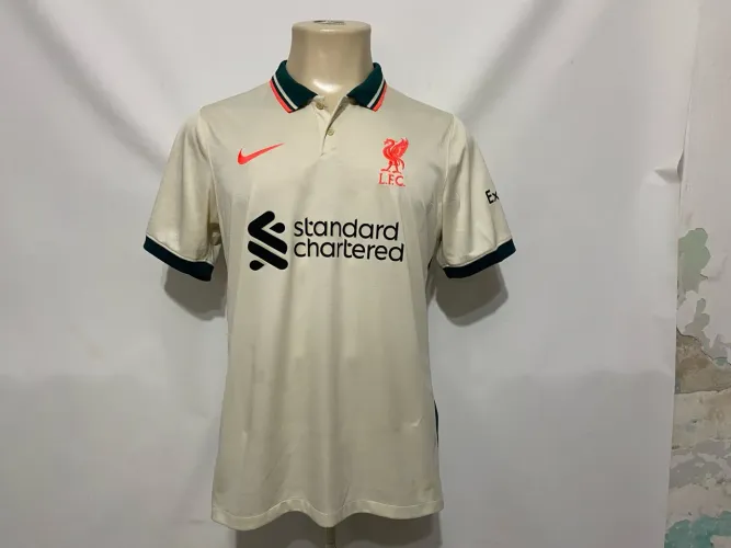 Camisa do Liverpool, branca, 2021/22, tamanho G, usada.