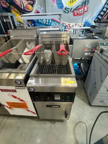 Fritadeira Elétrica Industrial Ecomax 28 litros trifásica 380w nova 