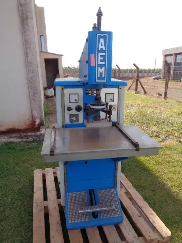 VENDA - MÁQUINA SOLDA POR RADIO FREQUÊNCIA