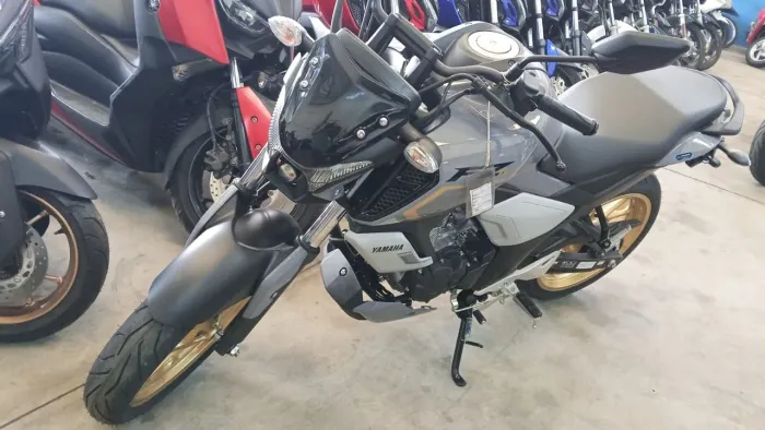 Yamaha FZ 15 CINZA 2026 0 KM Shalon veículos Cariacica