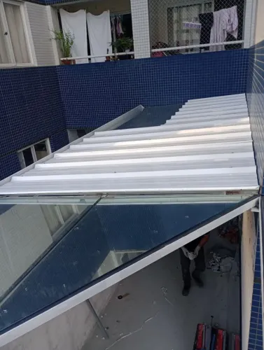 Coberturas de telha sanduíche