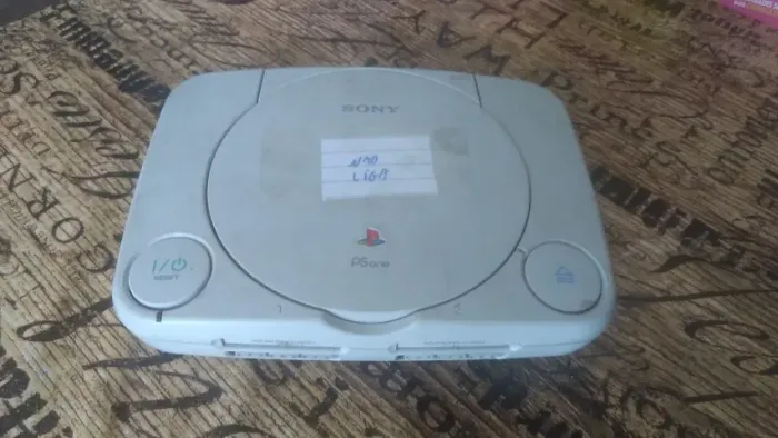 Video Game Playstation 1 slin