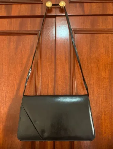 Bolsa de Ombro /Carteira  Preta em Couro