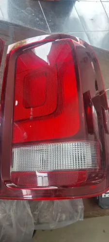 Lanterna Traseira Direita Volkswagen Amarok fume v6