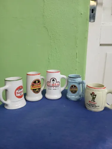 Mini xícaras antigas decorativas