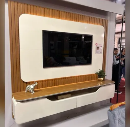 Painel home suspenso detalhes ripado