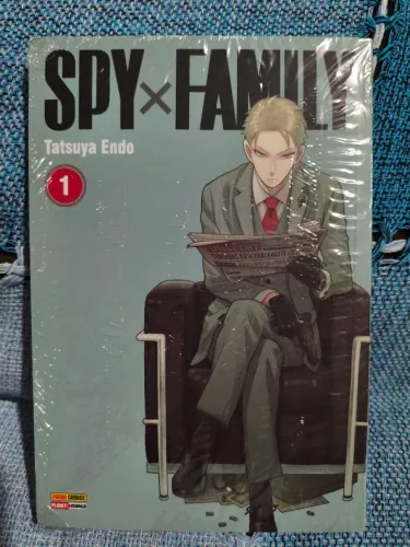 Spy x family volume 1 com poster oficial