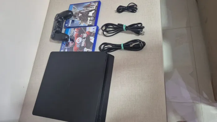 Ps4 500 Gb + 2 Jogos