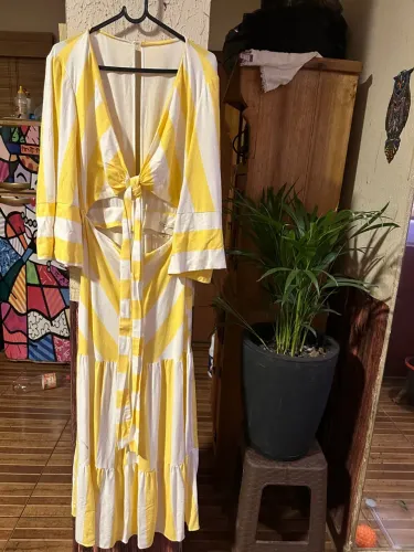 Vestido Longo Listrado Amarelo e Branco Dress
