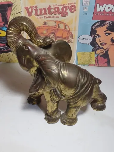 Escultura de metal Elefante com banho dourado pesada