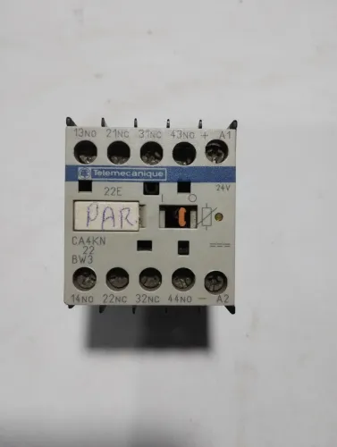 Contator auxiliar Telemecanique CA4KN 22 BW3 24V