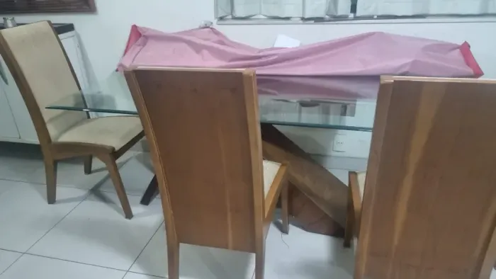 Mesa de vidro com 6 Lugares