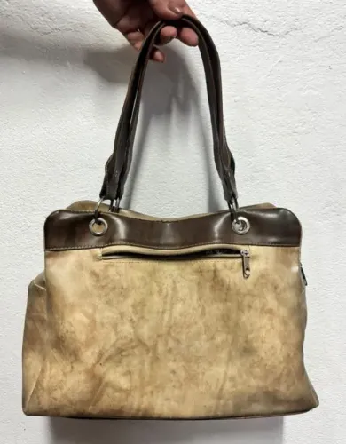 Bolsa de Couro feminina 3 bolsos interno e 1 externo