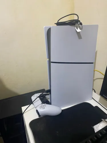 PlayStation 5 Slim Mídia Digital 1TB + Controle Original | Ótimo Estado