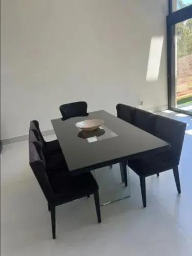 MESA DE VIDRO LAQUEADO PRETO - ELEGANTE E MODERNA
