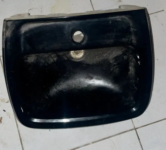 VENDO ESSA PIA TODA BOA 