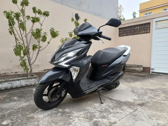 Moto Honda elite 