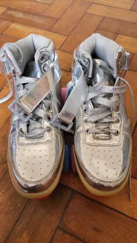 Patins Prateado FUN com LED