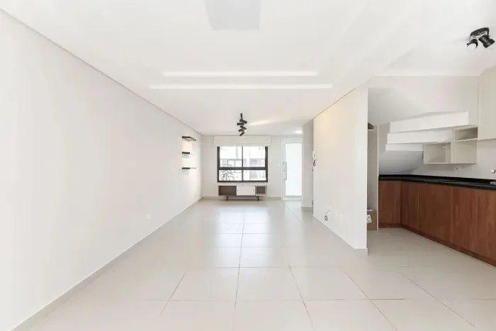 Casa com 3 dormitórios para alugar, 118 m² por R$ 4.000/mês - Santa Cândida - Curitiba/PR