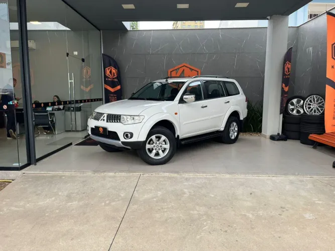 Mitsubishi Pajero Dakar HPE 3.2 4X4 T.I Dies 5P AUT 2013